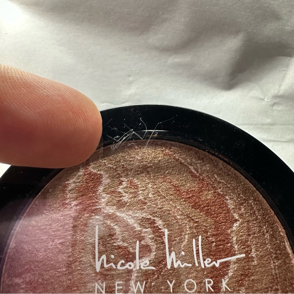 Bronzer - Picture 2 of 2